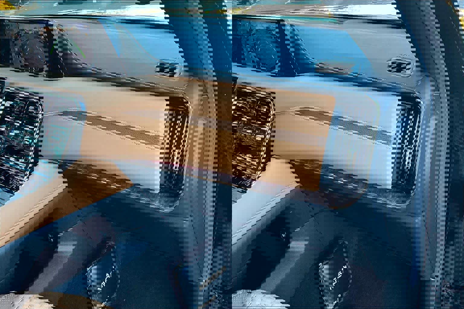 Used 2025 Nissan Armada Platinum Reserve image 18