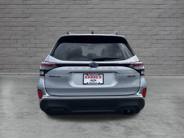 Used 2025 Subaru Forester Premium AWD/4WD image 6