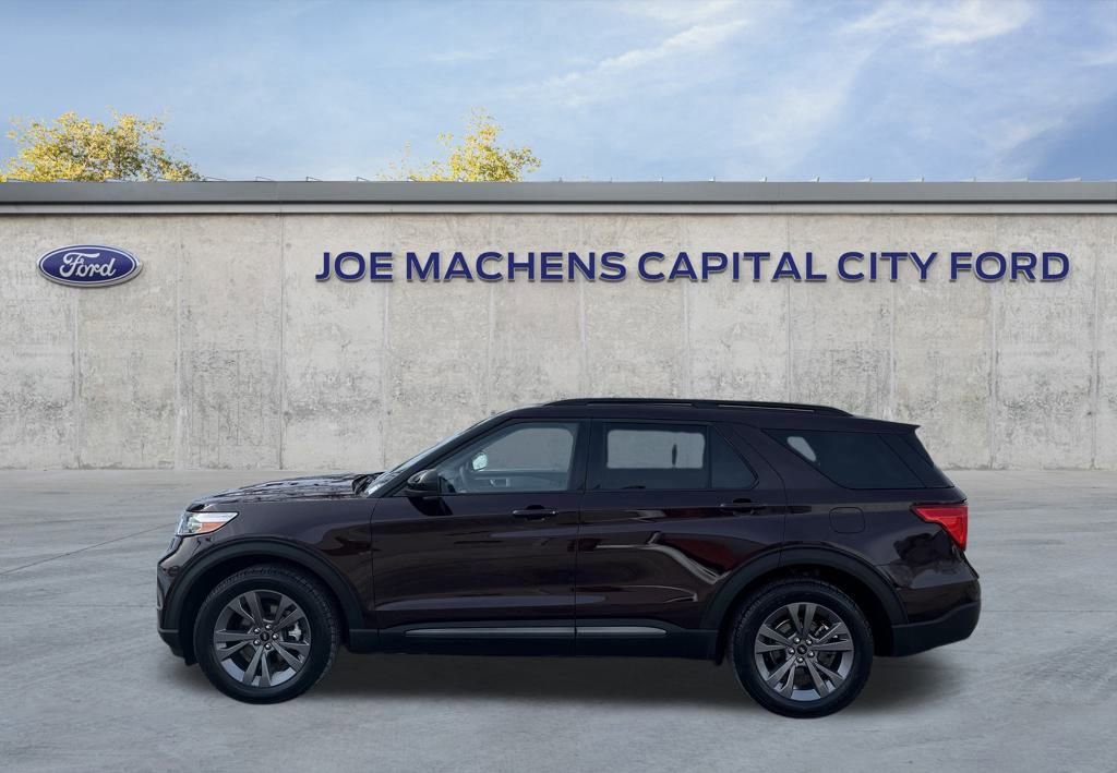 Certified 2022 Ford Explorer XLT w/ Equipment Group 202A image 2
