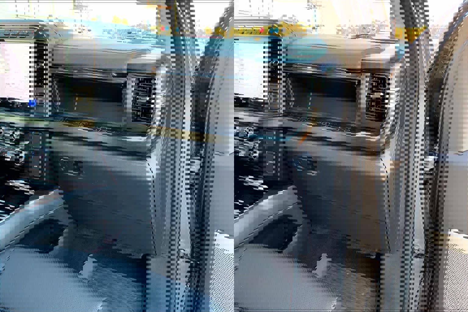 Certified 2023 Ford F250 Lariat w/ Lariat Ultimate Package image 18