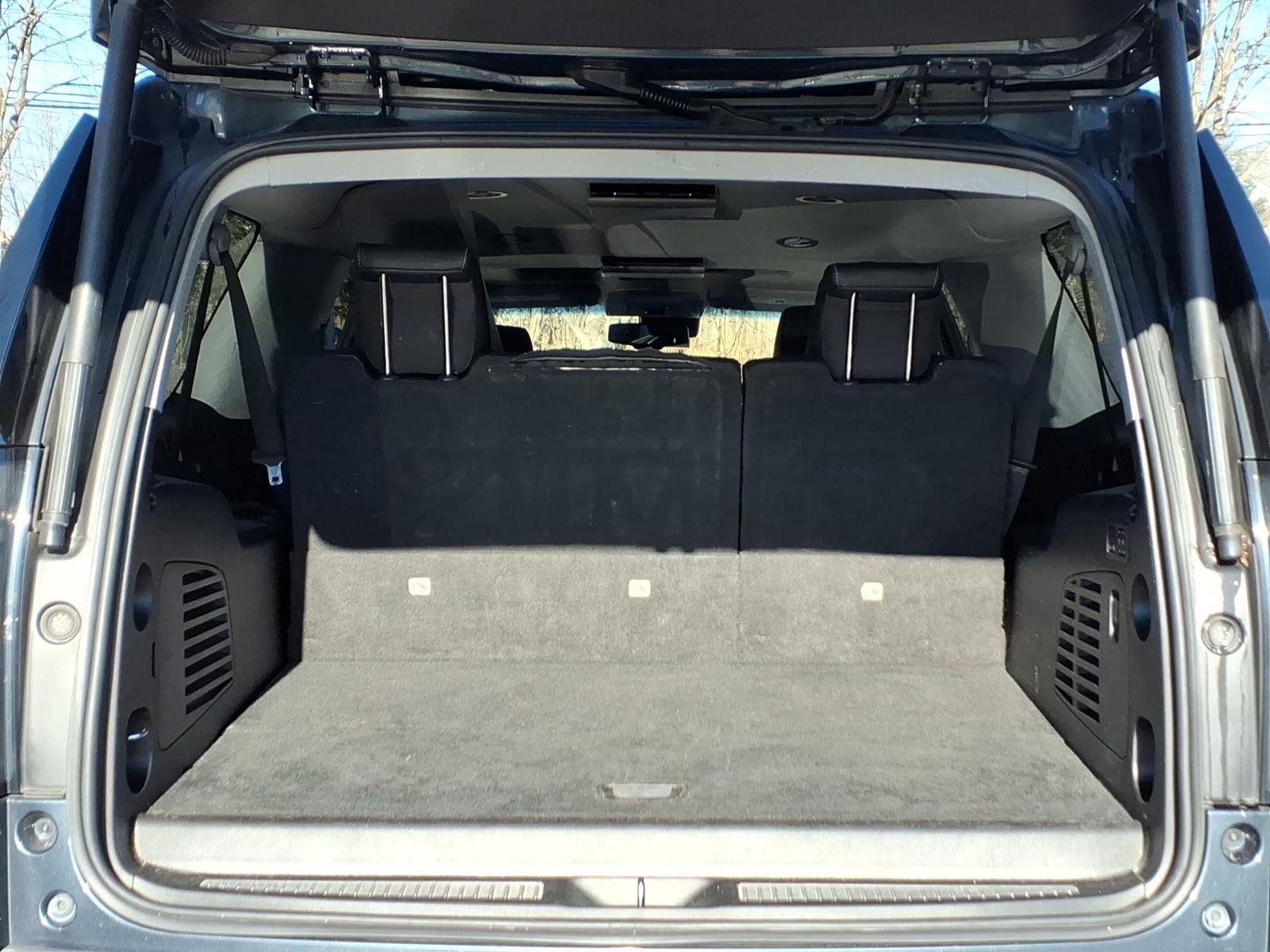 Used 2019 GMC Yukon XL SLT w/ Graphite Performance Edition image 16