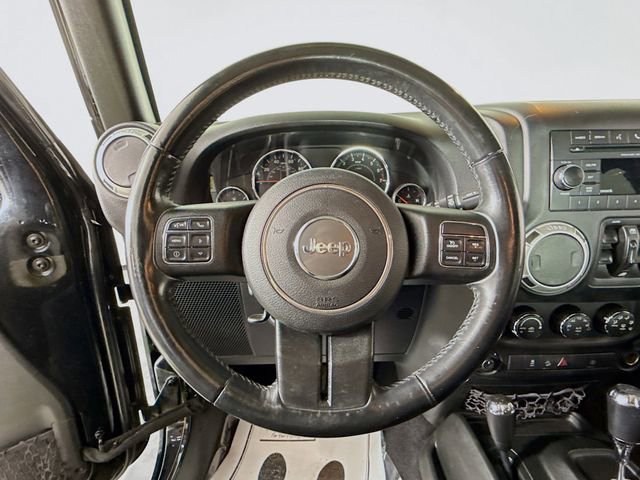 Used 2017 Jeep Wrangler Unlimited Sahara w/ Connectivity Group image 10