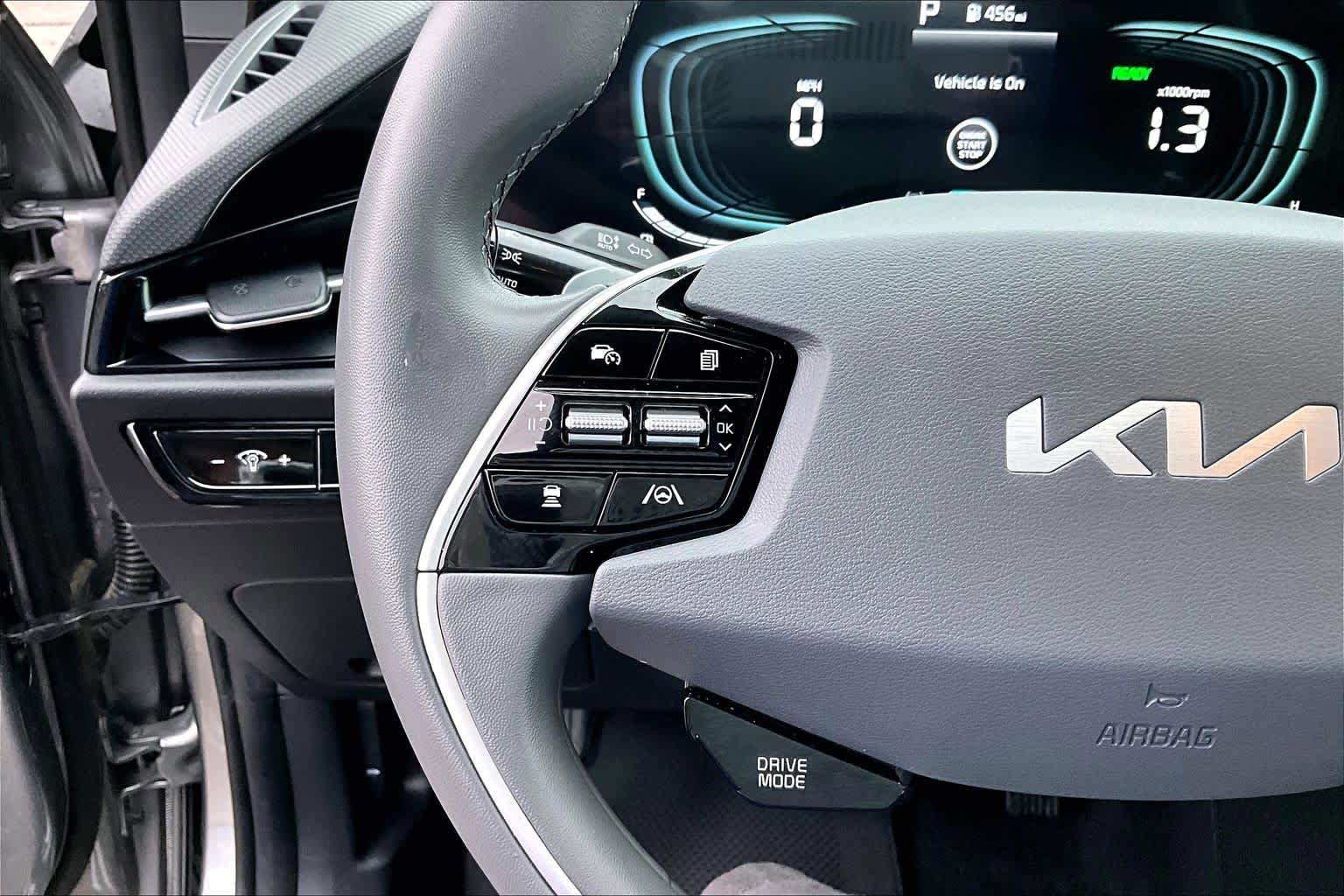 Used 2023 Kia Niro EX FWD image 24