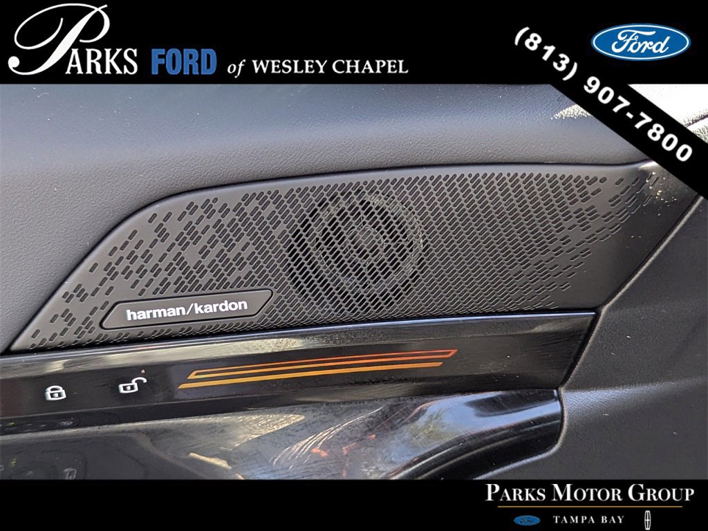 Used 2025 BMW 530i xDrive w/ Premium Package image 18