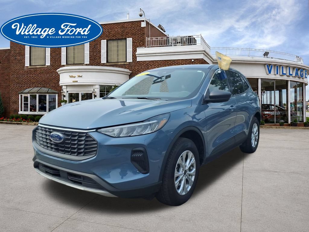 Certified 2024 Ford Escape Active w/ Tech Pack #1 AWD/4WD image 1