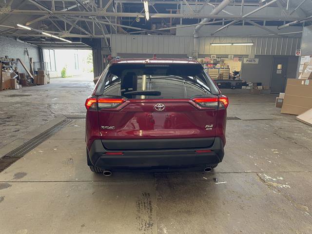 Used 2019 Toyota RAV4 XLE Premium w/ Cold Weather Package AWD/4WD image 4