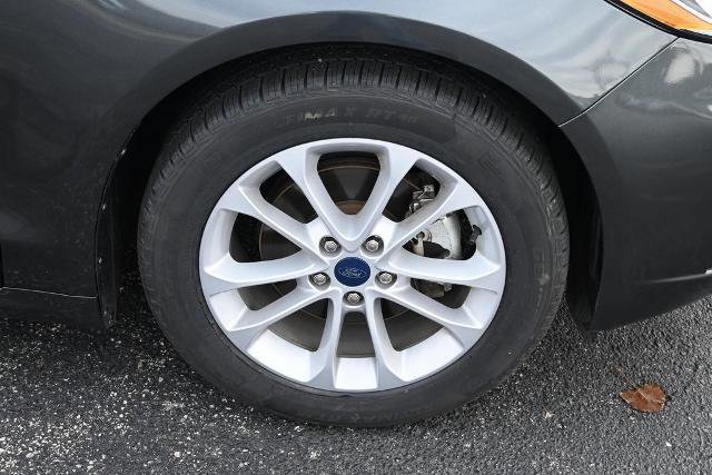 Certified 2020 Ford Fusion SE image 18