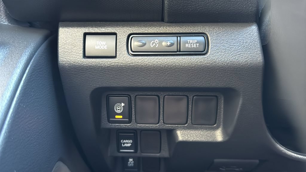Used 2022 Nissan Frontier SV w/ Technology Package RWD image 16