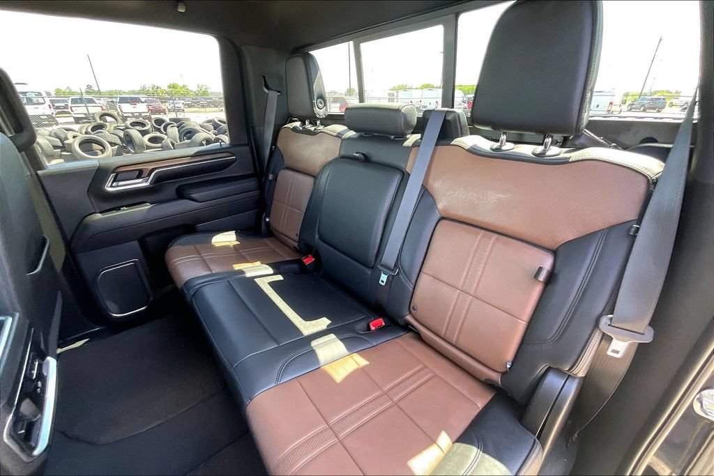 Used 2024 Chevrolet Silverado 3500 High Country w/ Technology Package AWD/4WD image 19