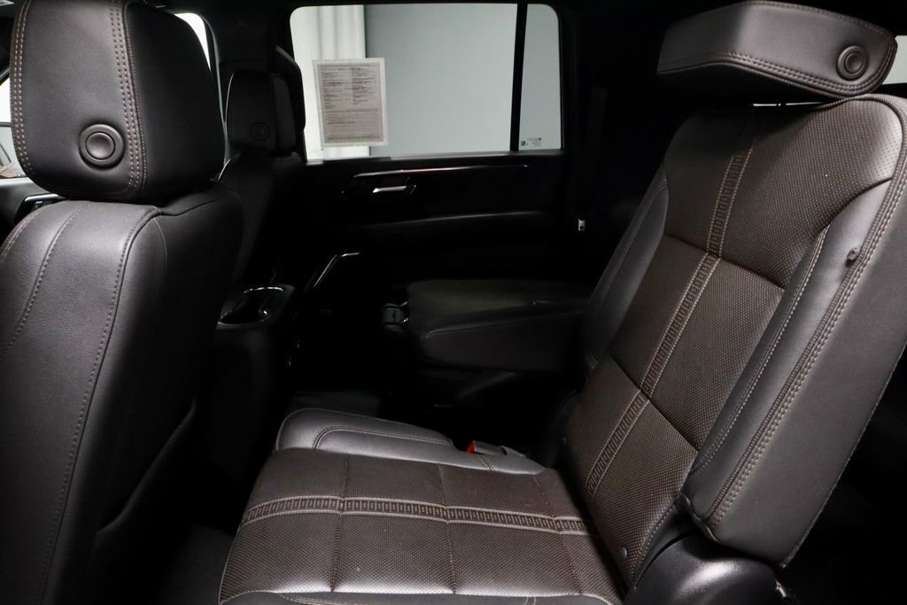 Used 2025 Chevrolet Suburban High Country w/ Sun And Tow Package AWD/4WD image 24