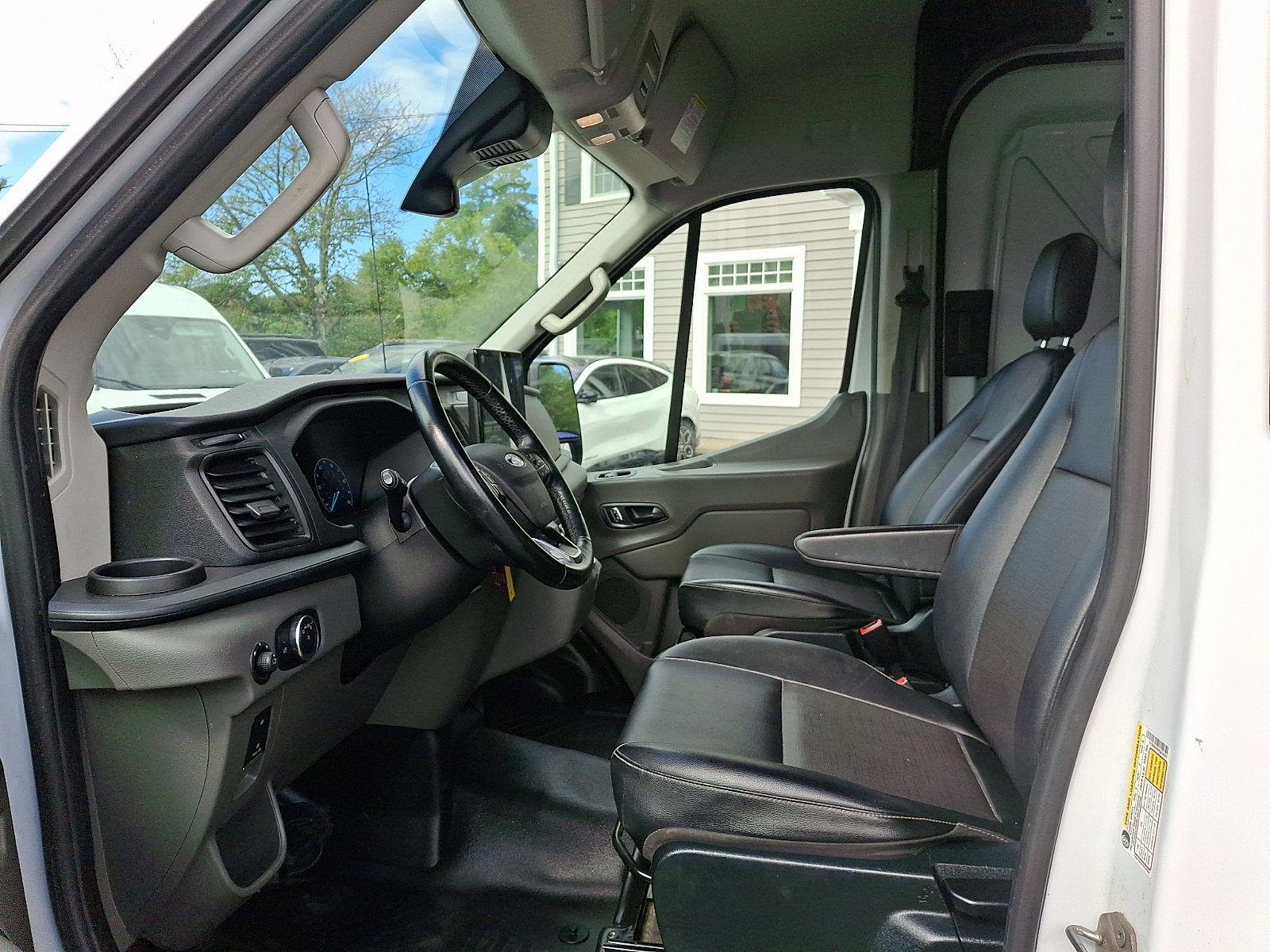 Certified 2023 Ford E-Transit Medium Roof RWD image 14