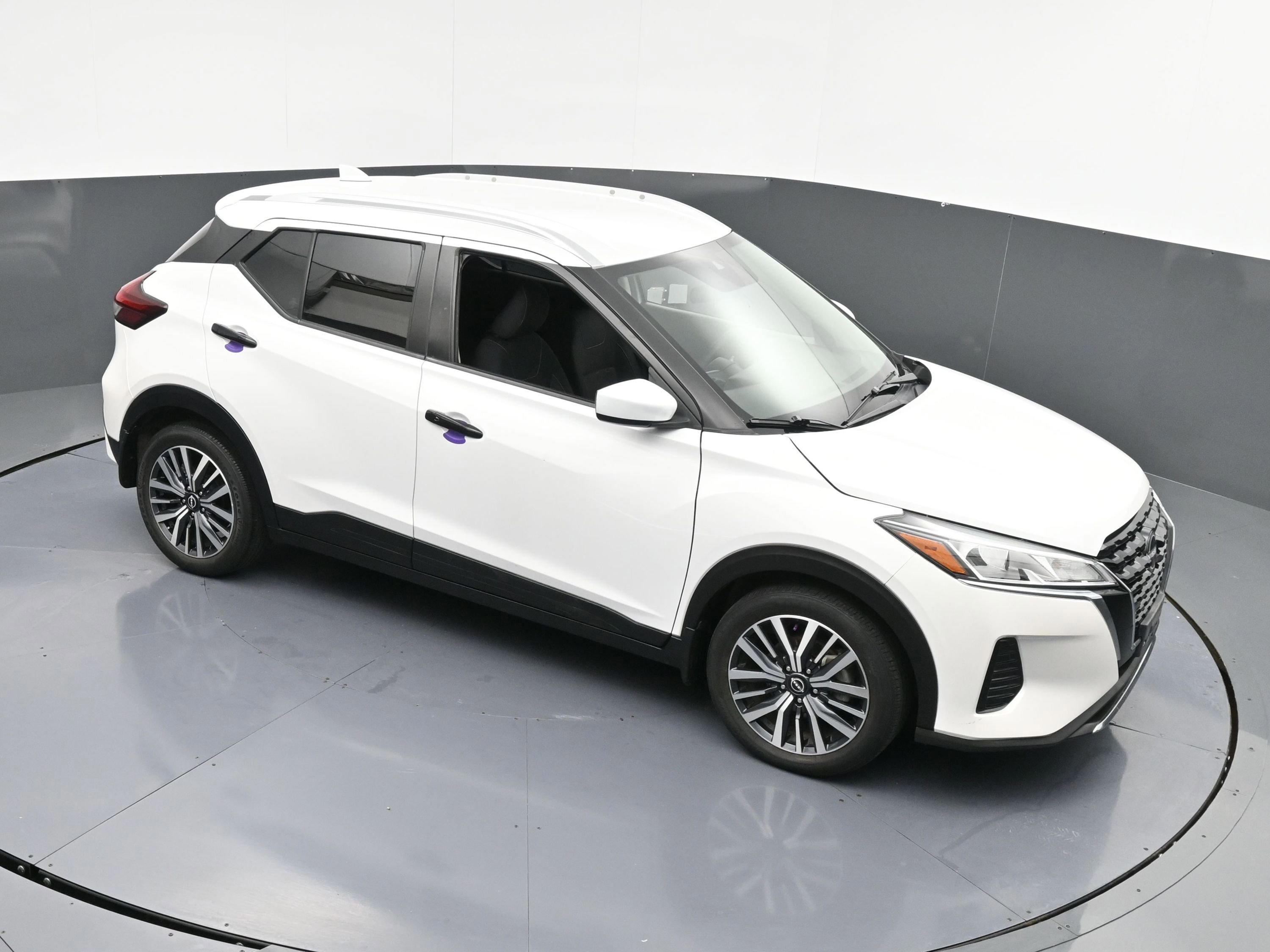 Used 2022 Nissan Kicks SV image 23