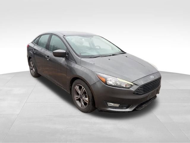 Certified 2018 Ford Focus SE w/ SE Appearance Package image 2