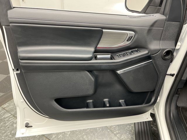 Certified 2025 Ford Expedition Platinum w/ Driver's Package AWD/4WD image 10