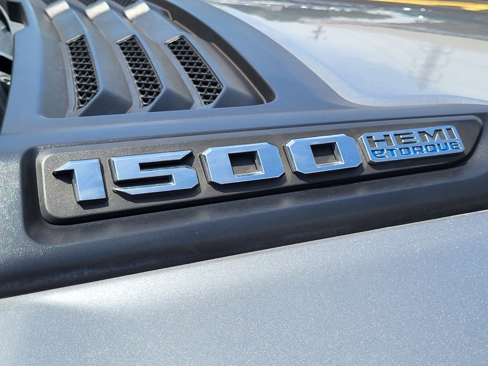 Used 2021 RAM 1500 Laramie AWD/4WD image 12