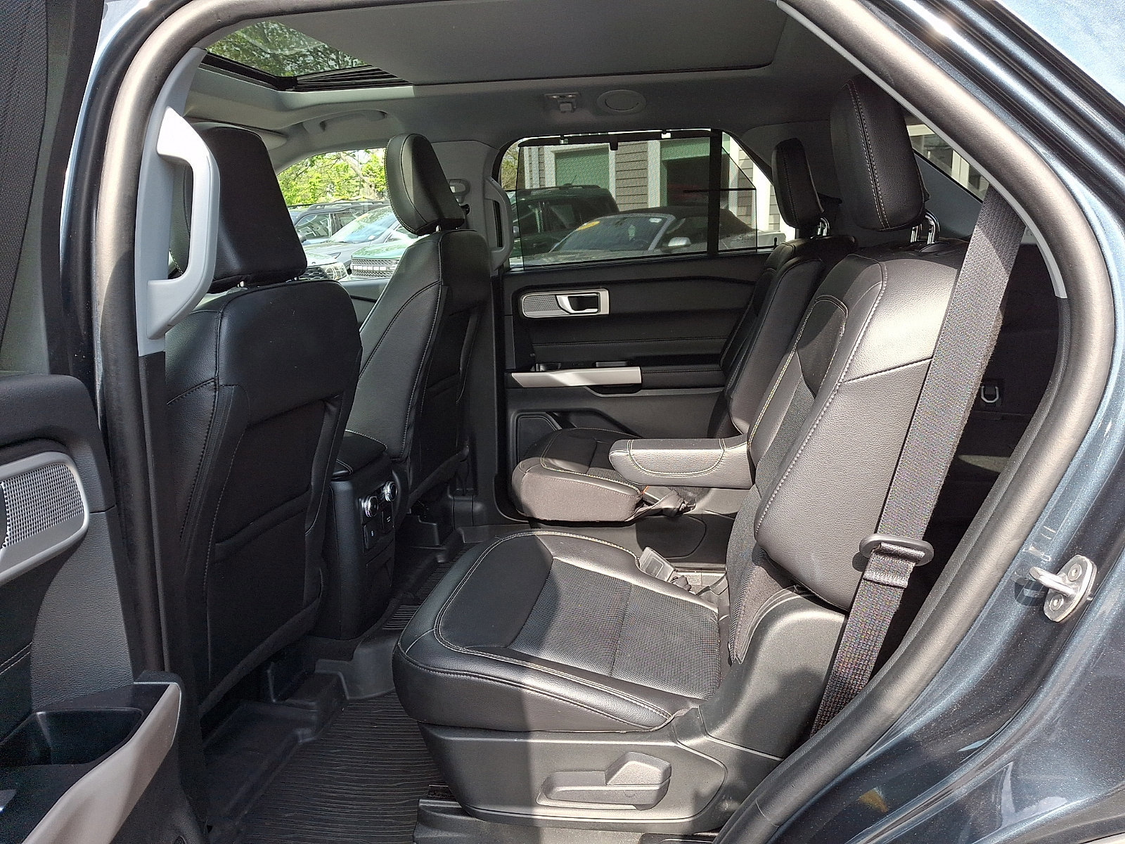 Certified 2023 Ford Explorer Limited w/ Equipment Group 301A AWD/4WD image 11