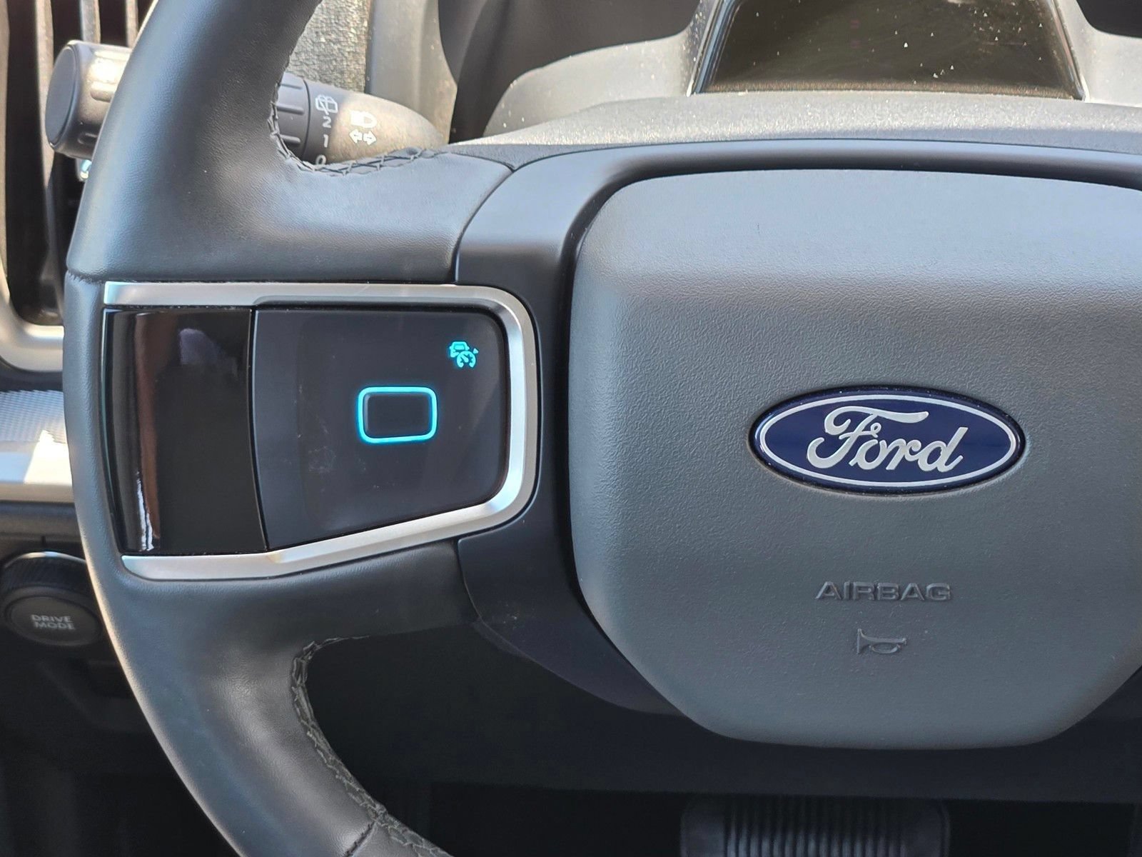Certified 2025 Ford Expedition Active AWD/4WD image 16