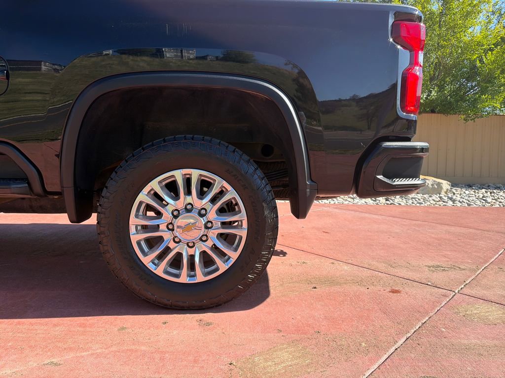 Used 2022 Chevrolet Silverado 2500 High Country w/ Technology Package AWD/4WD image 40