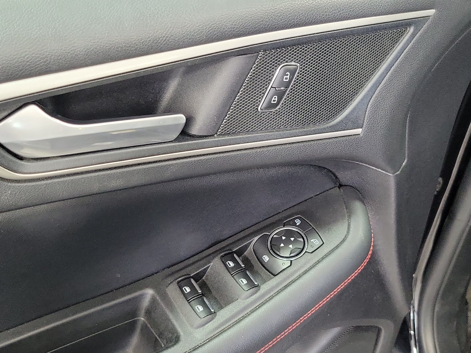 Certified 2021 Ford Edge ST-Line AWD/4WD image 7