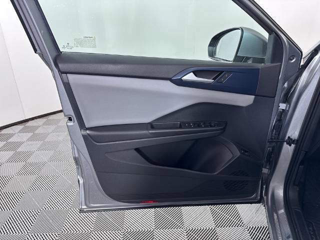 Used 2023 Volkswagen Taos SE image 25