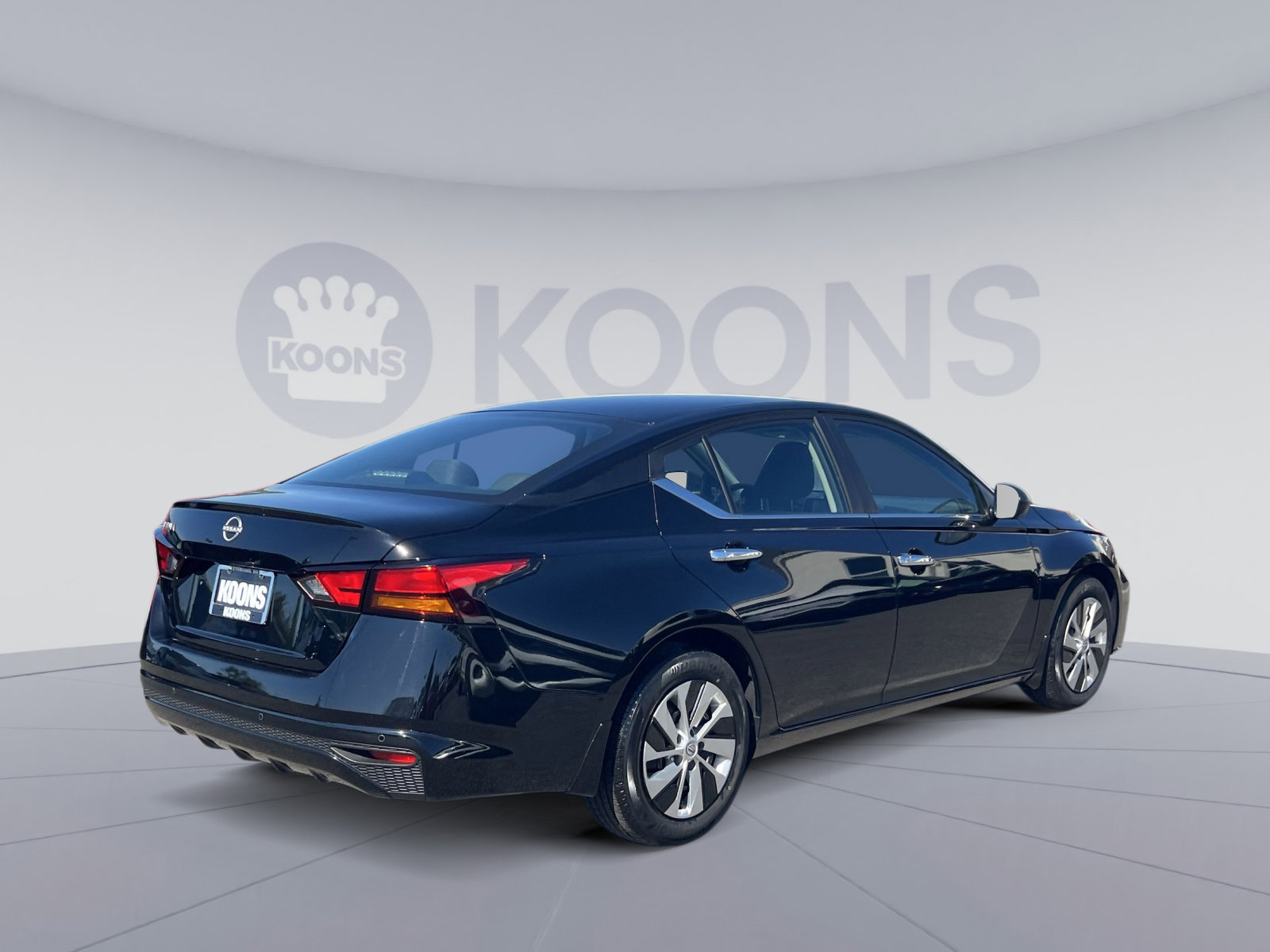 Used 2024 Nissan Altima 2.5 S FWD image 11