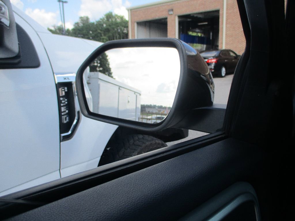 Certified 2022 Ford Explorer XLT w/ Equipment Group 202A image 17