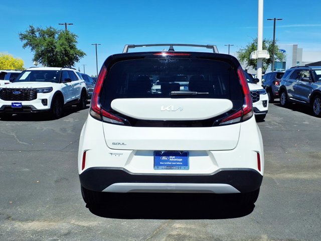 Used 2023 Kia Soul LX image 5