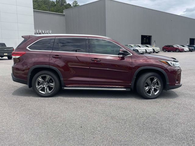Used 2017 Toyota Highlander Limited Platinum AWD/4WD image 2