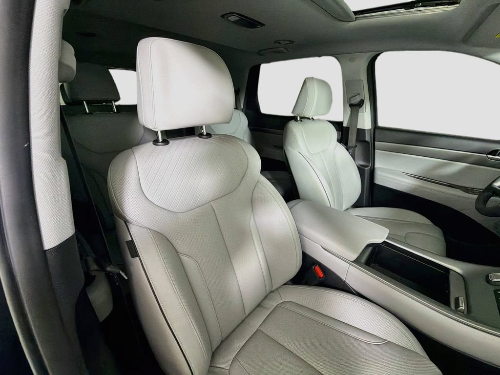 Used 2024 Hyundai Palisade SEL w/ Premium Package FWD image 32