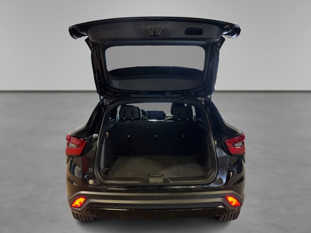 Used 2025 Chevrolet Trax RS w/ Sunroof Package FWD image 13