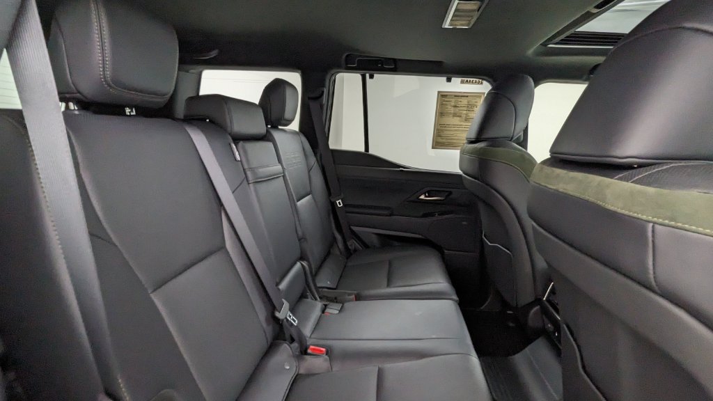 Used 2025 Lexus GX 550 AWD/4WD image 40
