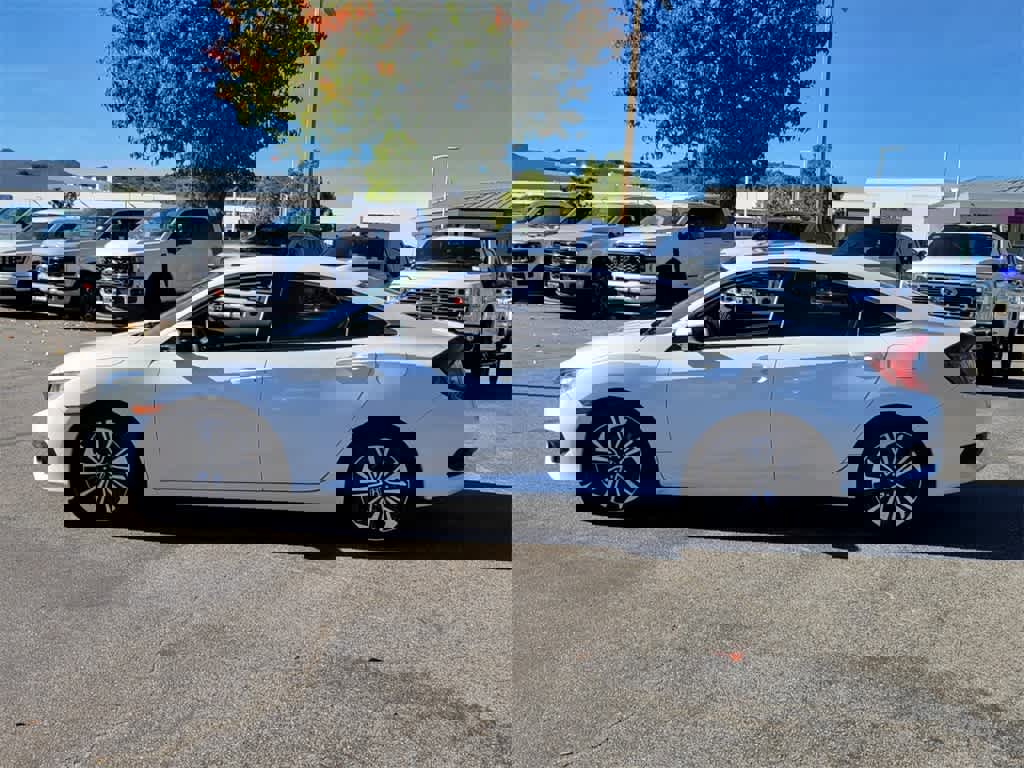 Used 2017 Honda Civic EX-T image 2