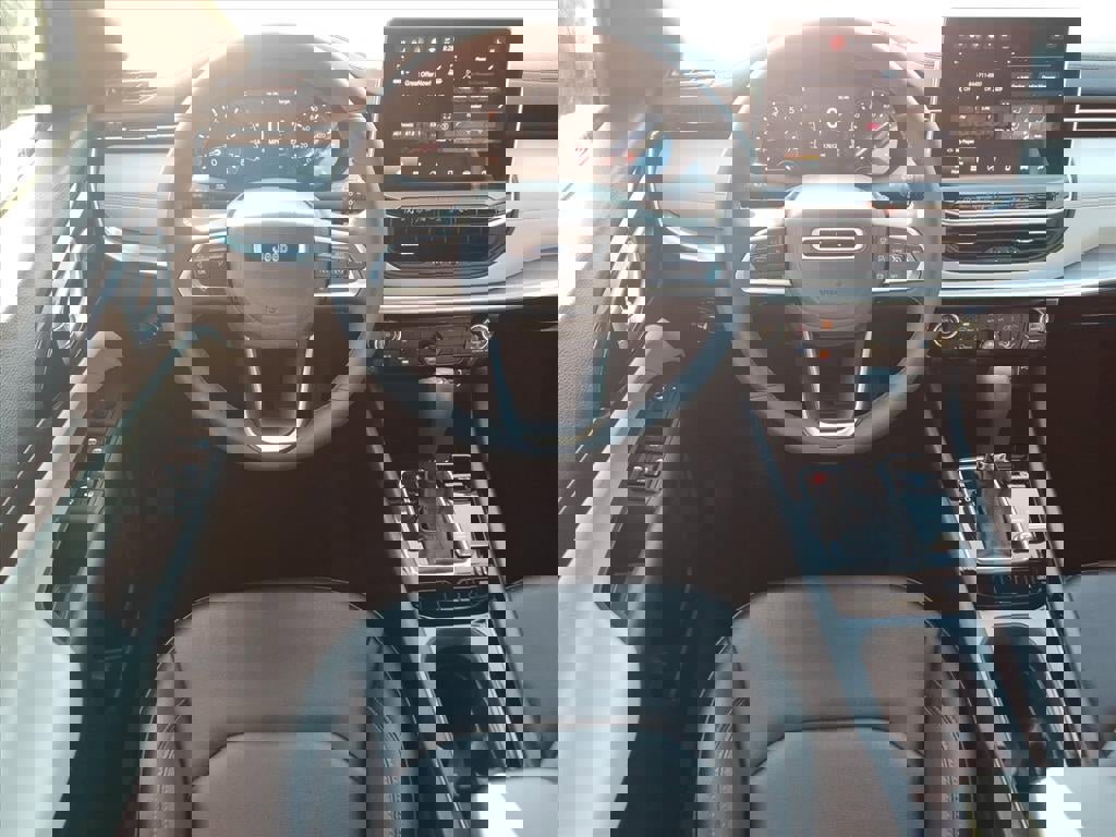 Used 2024 Jeep Compass Limited image 12