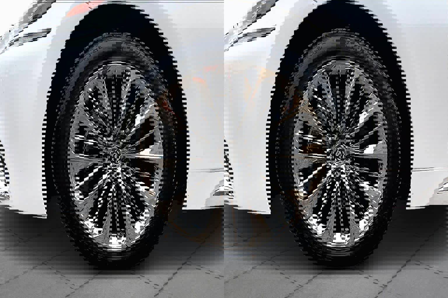 Used 2020 Lexus LS 500 w/ Interior Upgrade Package image 14