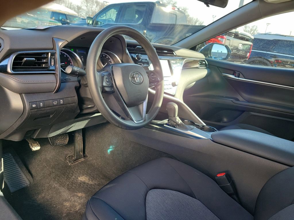Used 2020 Toyota Camry LE image 20