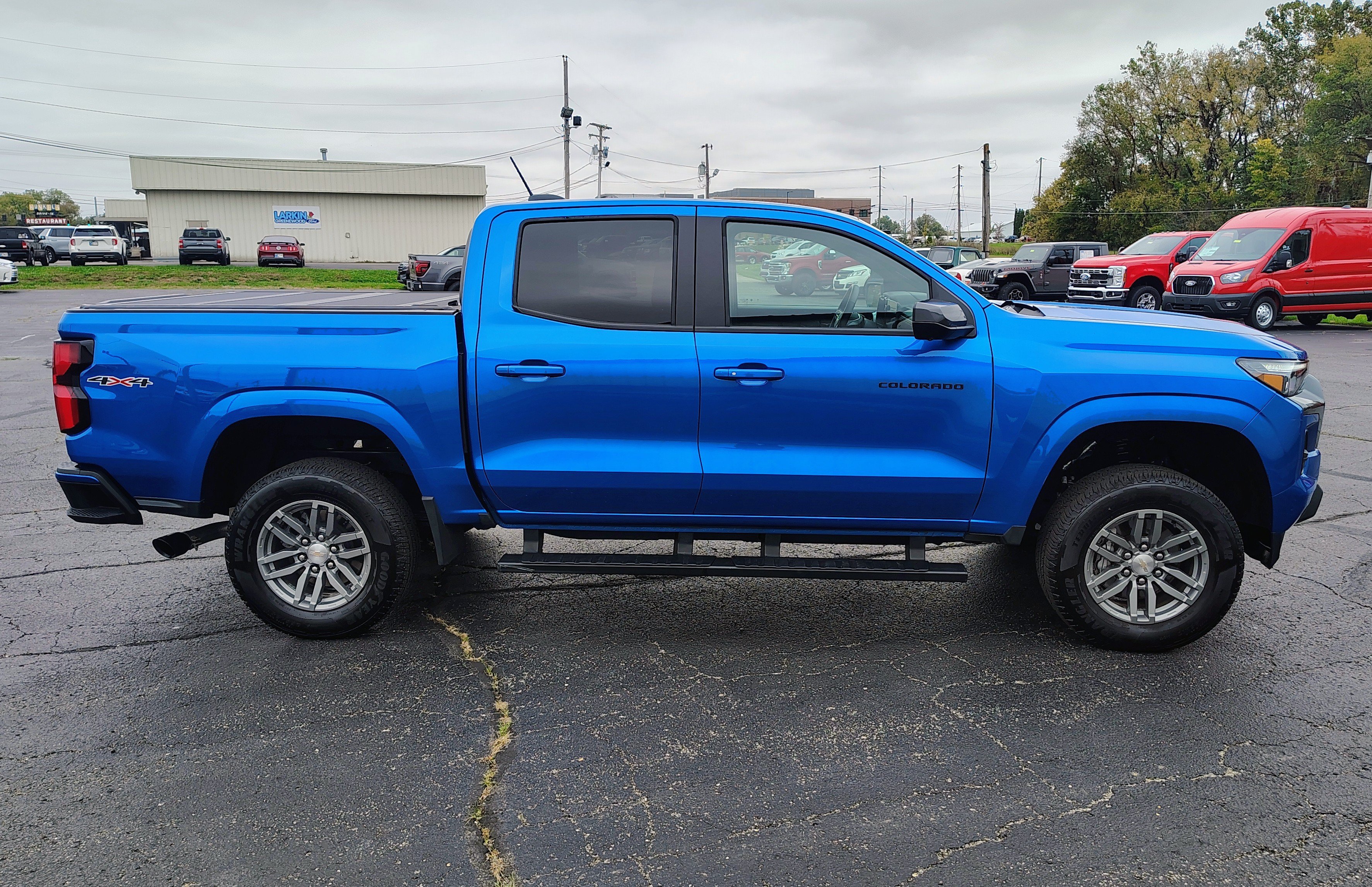 Used 2024 Chevrolet Colorado LT w/ LT Convenience Package III AWD/4WD image 4