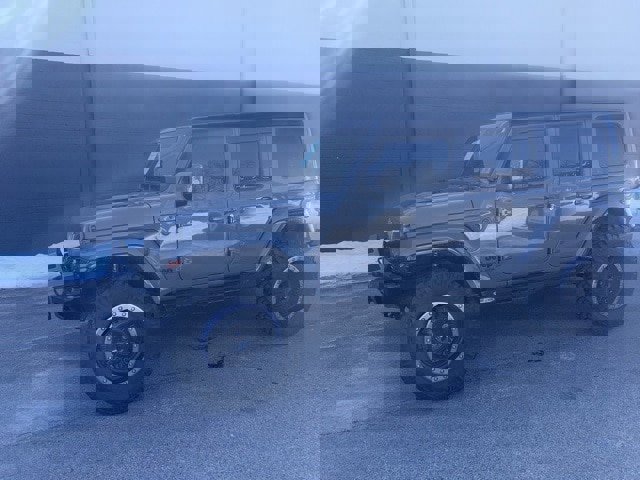 Used 2020 Jeep Wrangler Unlimited Sahara w/ Dual Top Group image 4