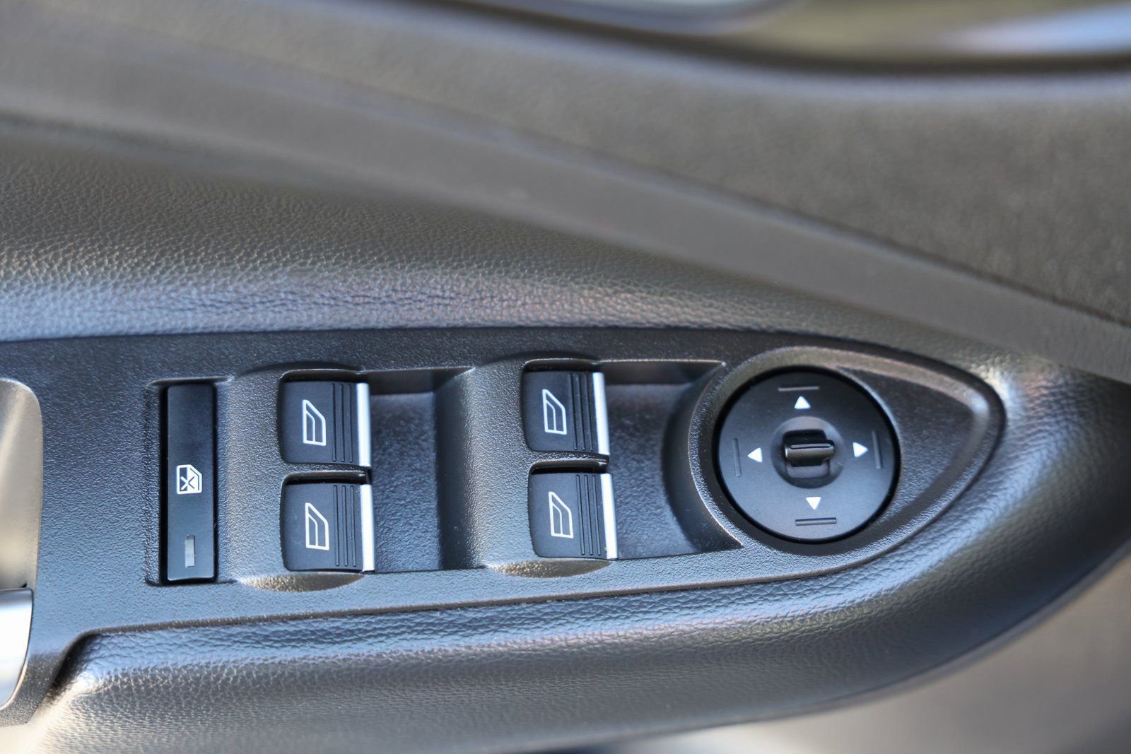 Certified 2019 Ford Escape SEL image 19