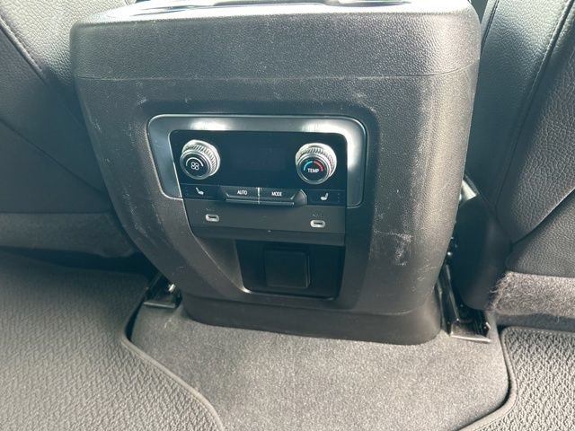 Used 2023 GMC Yukon Denali AWD/4WD image 32