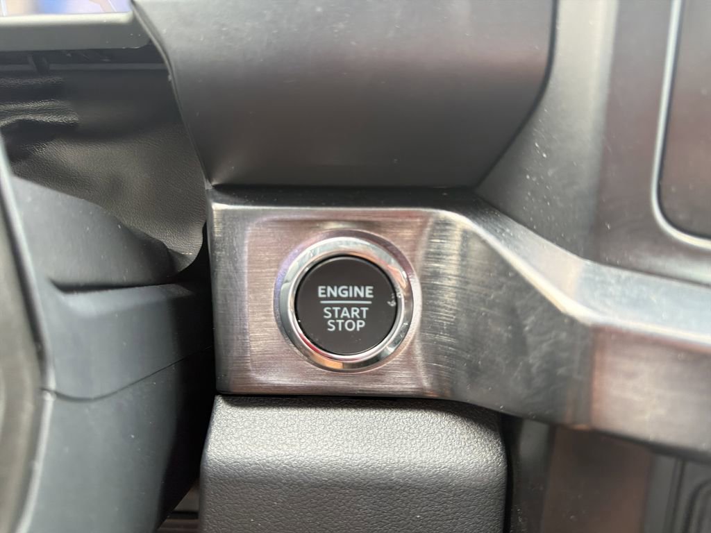 Certified 2025 Ford F250 Lariat w/ Tremor Off-Road Package image 28