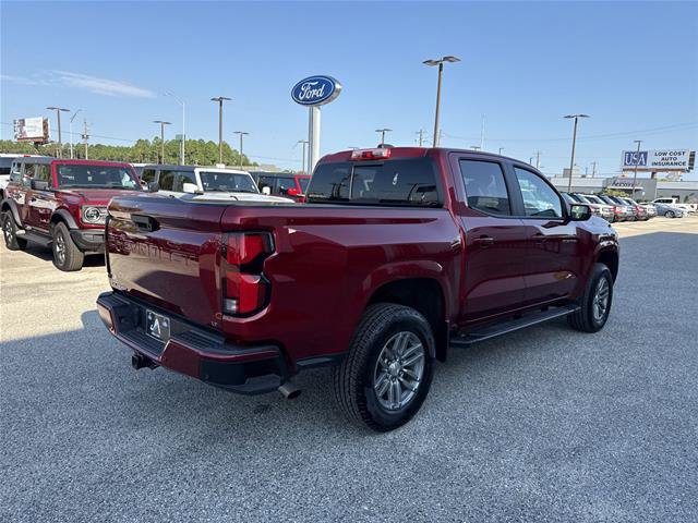 Used 2024 Chevrolet Colorado LT w/ LT Convenience Package III RWD image 3