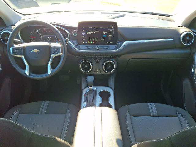 Used 2025 Chevrolet Blazer LT AWD/4WD image 10