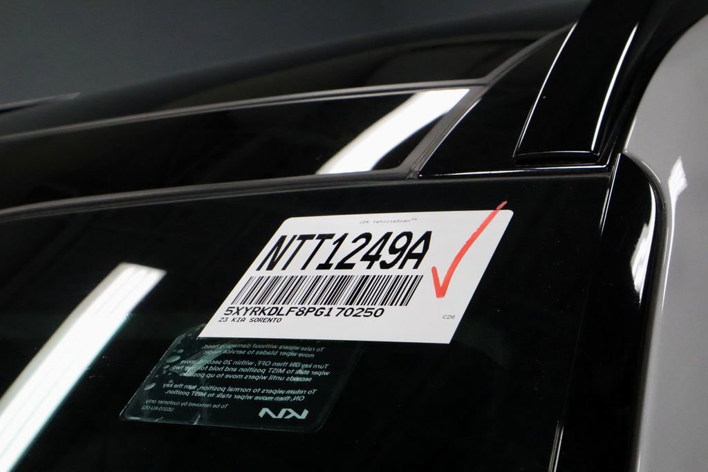 Used 2023 Kia Sorento SX AWD/4WD image 38