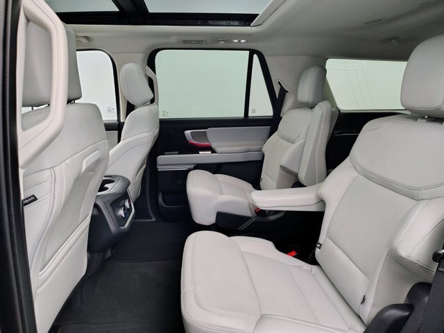 Certified 2025 Ford Expedition Platinum w/ Driver's Package AWD/4WD image 29