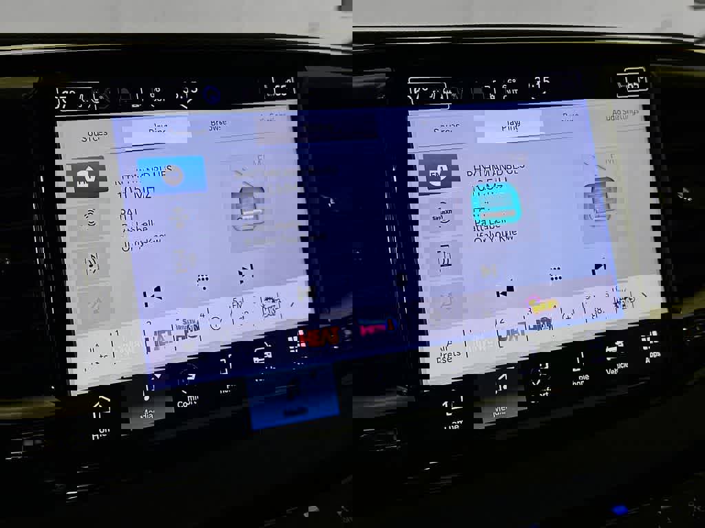 Used 2024 Chrysler Pacifica Touring-L image 17