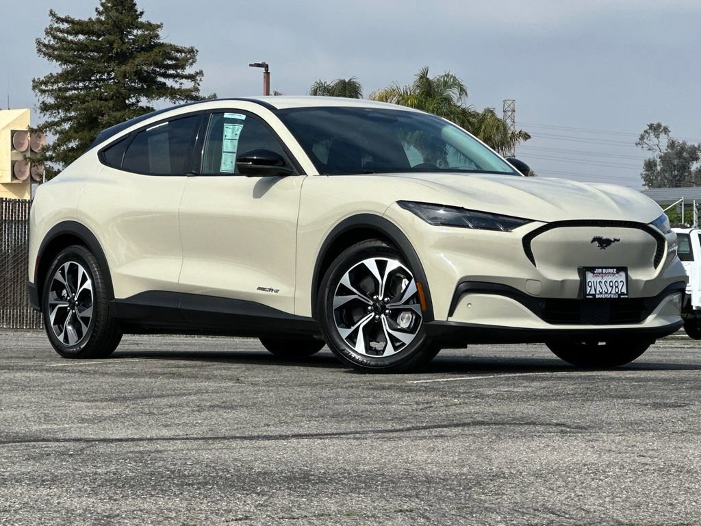 Certified 2025 Ford Mustang Mach-E Select w/ Comfort Package Lite image 8