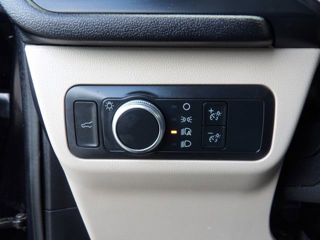 Certified 2021 Ford Escape SE w/ SE Sport Appearance Package image 26