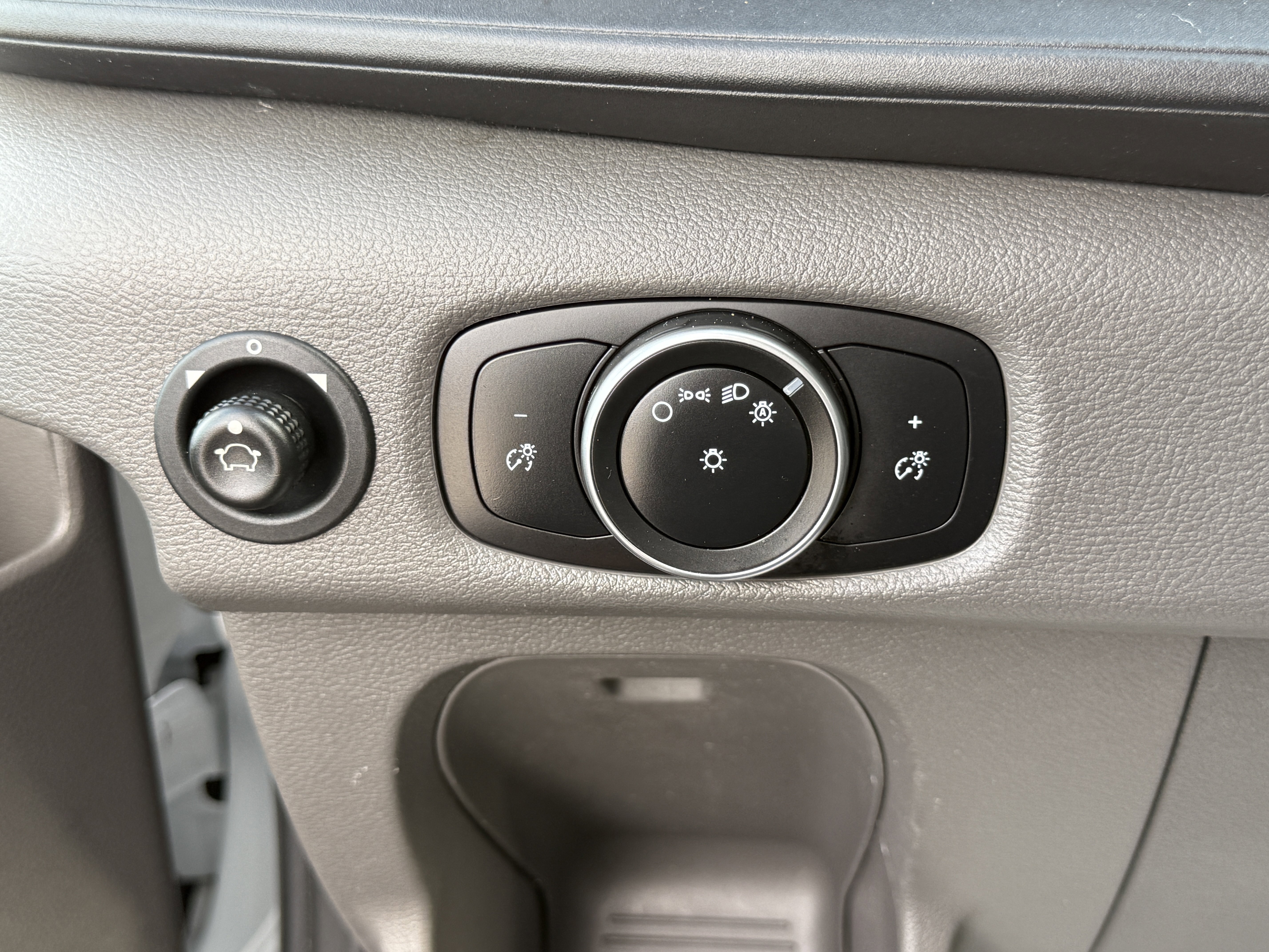 Certified 2020 Ford Transit 250 image 26