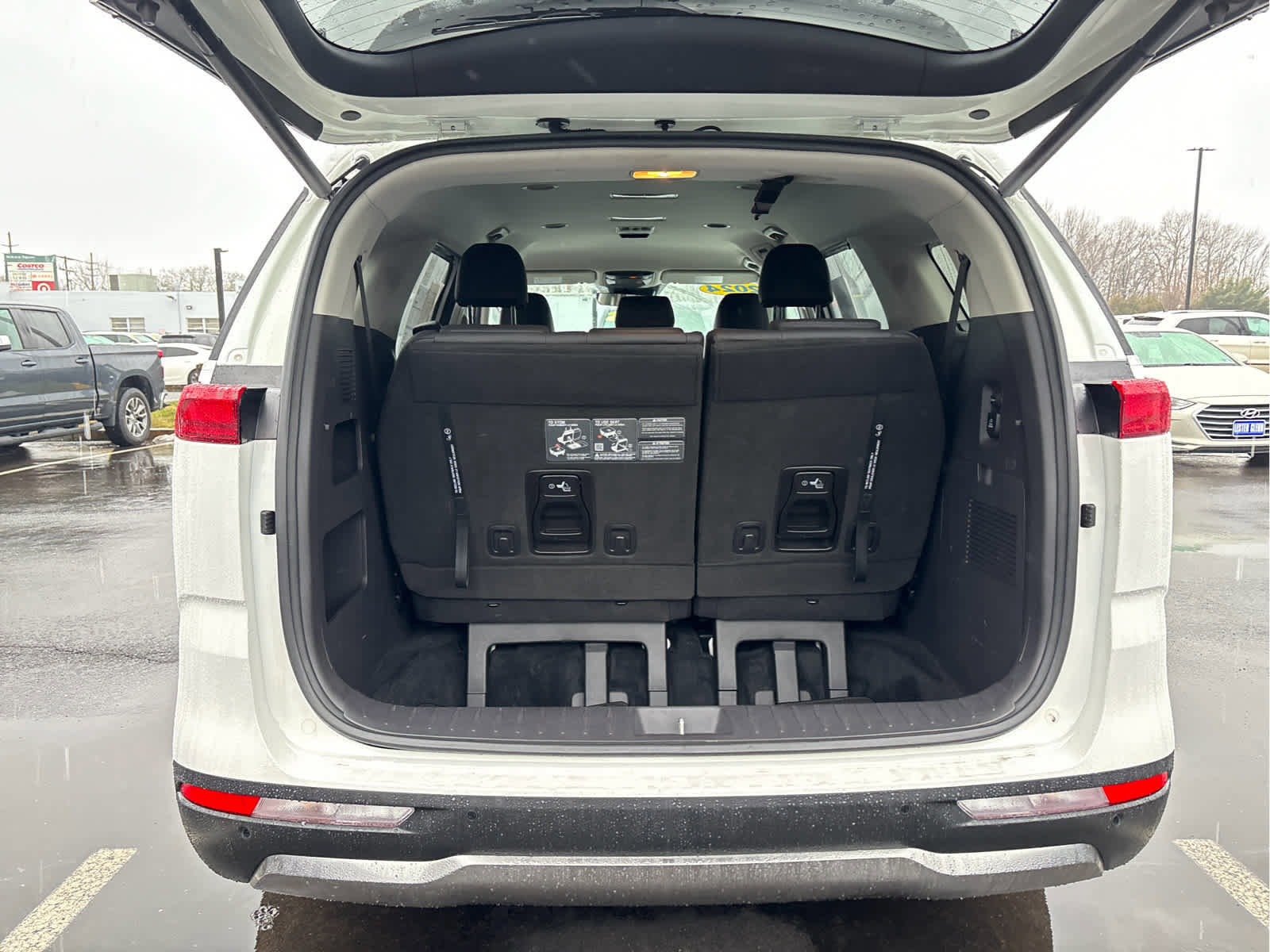 Used 2024 Kia Carnival SX image 34