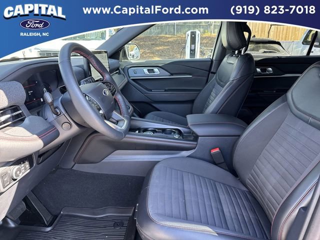 Certified 2025 Ford Explorer ST-Line w/ Premium Package image 17